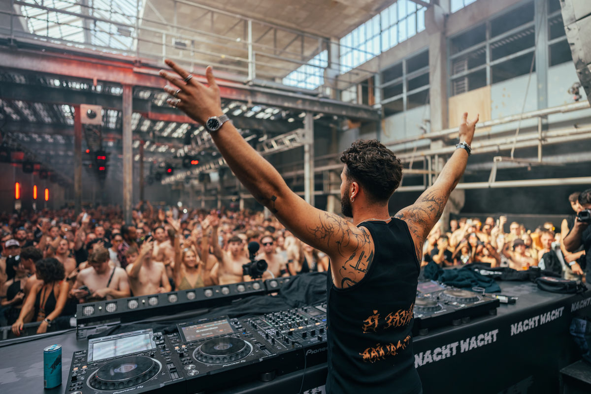 Loading... just a sec